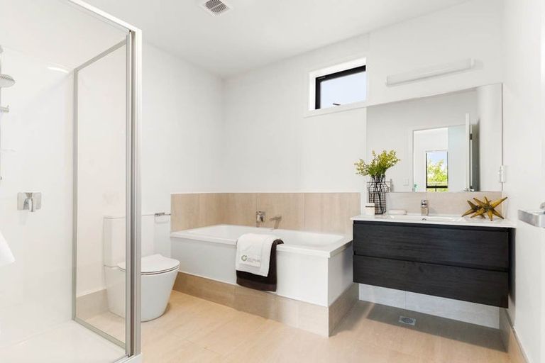 Photo of property in 7/130 Stancombe Road, Flat Bush, Auckland, 2016