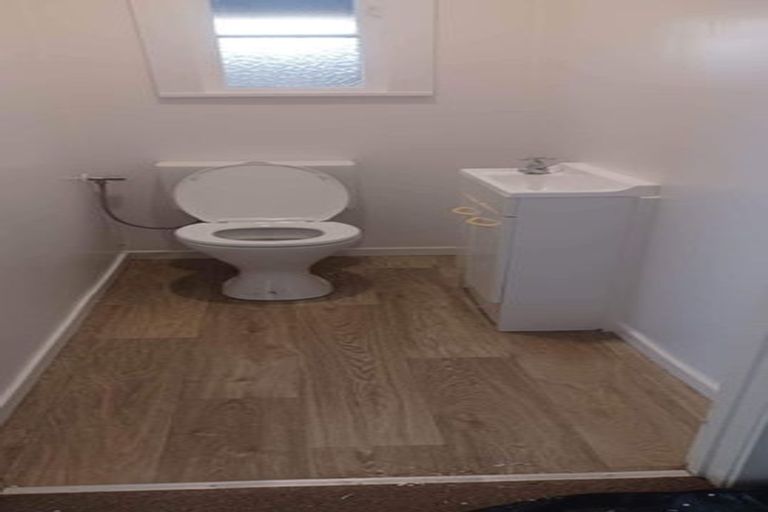 Photo of property in 274 Royal Road, Massey, Auckland, 0614