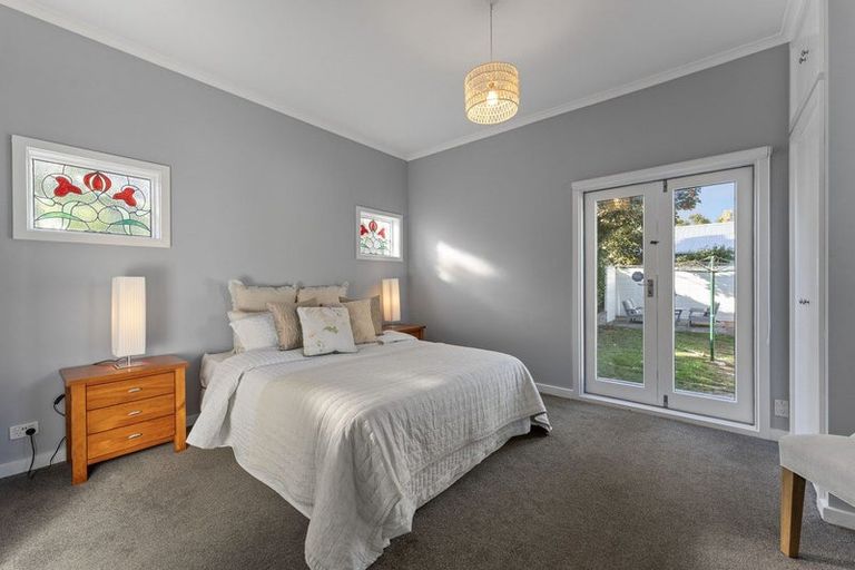 Photo of property in 100 Retreat Road, Avonside, Christchurch, 8061