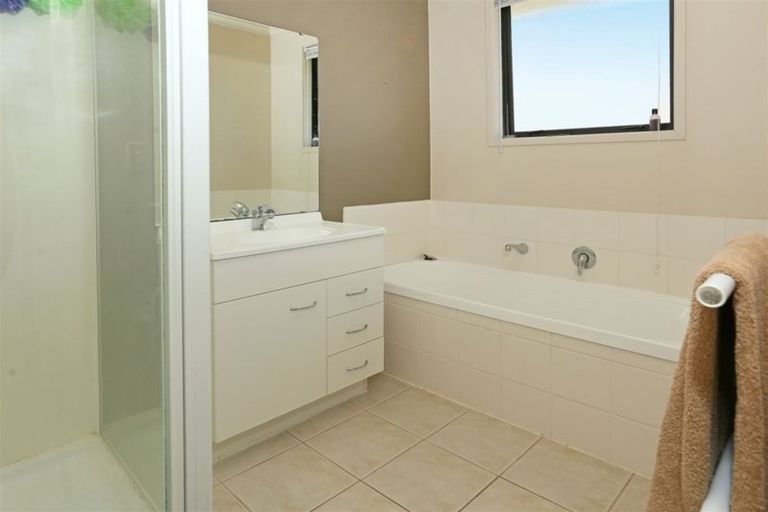 Photo of property in 23 Brittany Drive, Henderson, Auckland, 0612