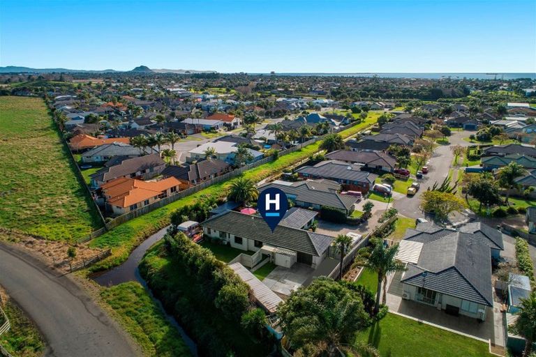 Photo of property in 24 Carribean Place, Papamoa Beach, Papamoa, 3118