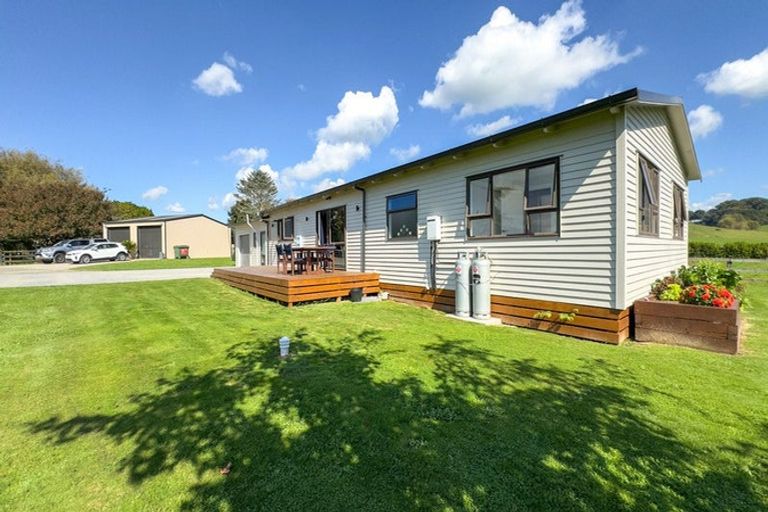 Photo of property in 37 State Highway 27, Tirau, 3410