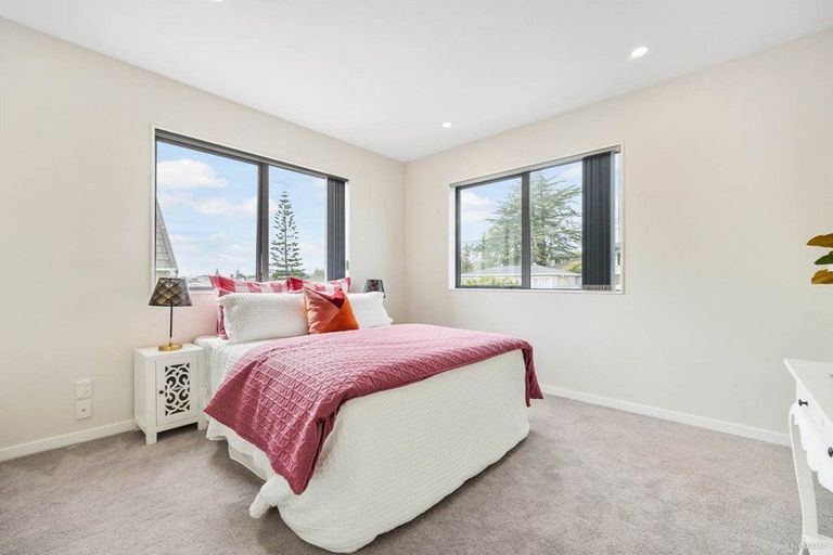 Photo of property in 12a Sheridan Drive, New Lynn, Auckland, 0600