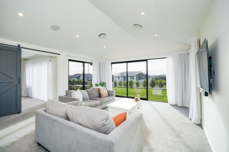 Photo of property in 6 Chatham Rise, Seaward Bush, Invercargill, 9812