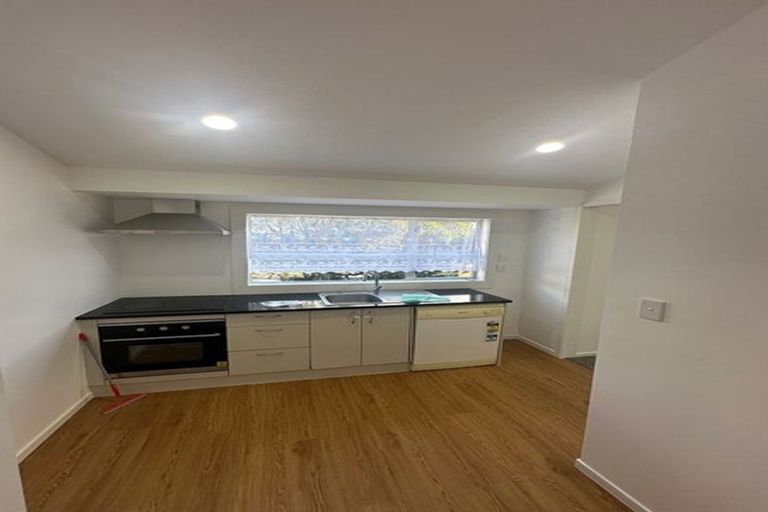 Photo of property in 14 Elsted Place, Goodwood Heights, Auckland, 2105