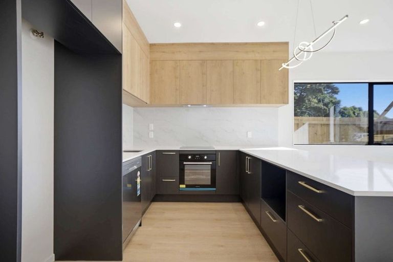 Photo of property in 6 Stableford Crescent, Opaheke, 2113