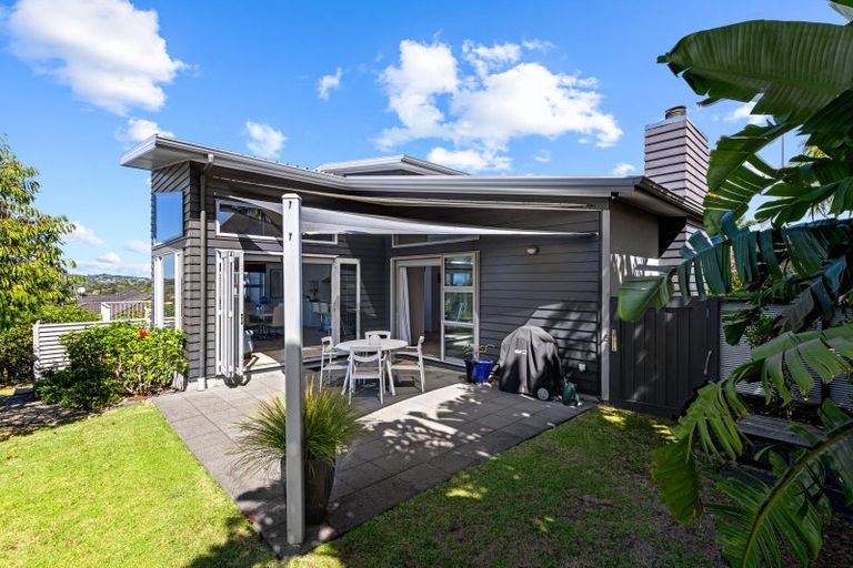 Photo of property in 60 Chesterfield Way, Orewa, 0931