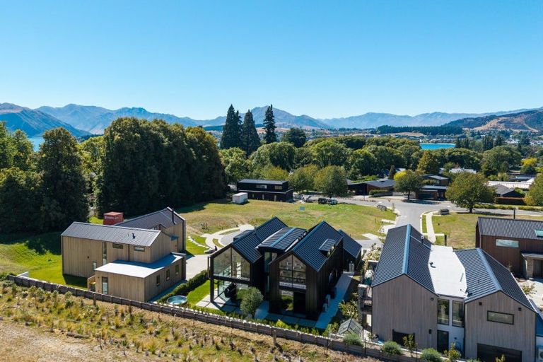 Photo of property in 13 Theodore Court, Wanaka, 9305