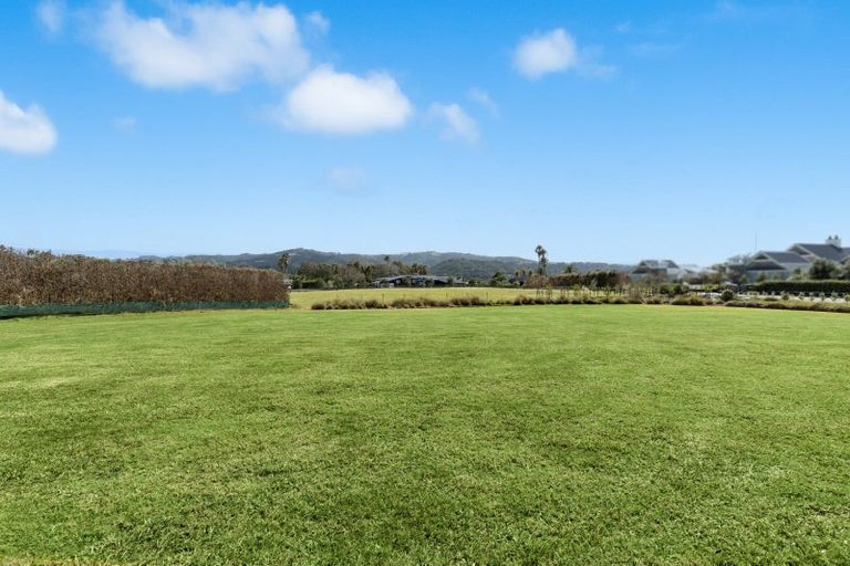 Photo of property in 31 Sandpiper Avenue, Point Wells, 0986