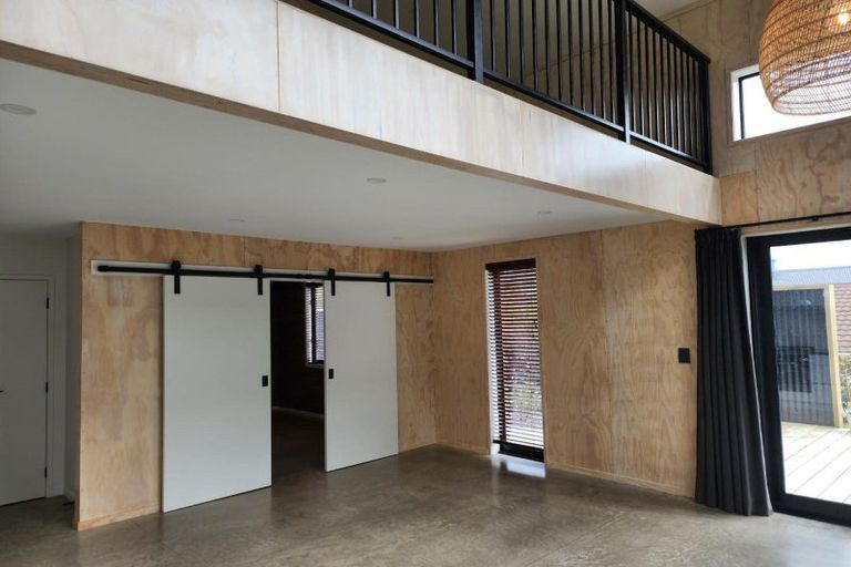 Photo of property in 16 Peace Avenue, Moturoa, New Plymouth, 4310