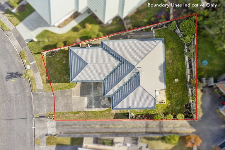 Photo of property in 18 Sunburst Court, Paraparaumu Beach, Paraparaumu, 5032