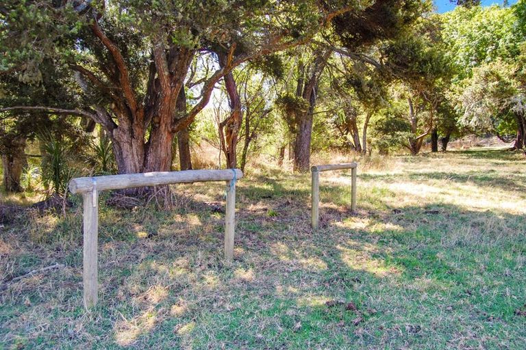 Photo of property in 1470 Oneriri Road, Kaiwaka, 0573