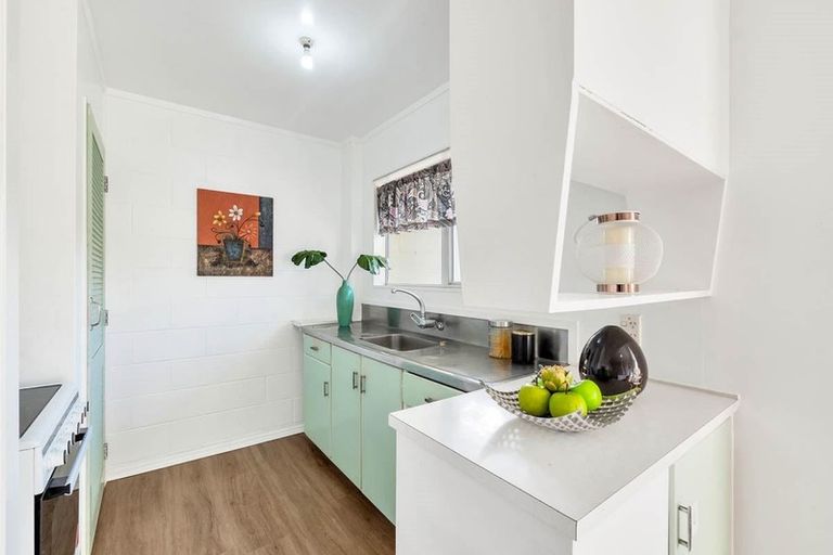 Photo of property in 2/19 Copley Street, New Lynn, Auckland, 0600