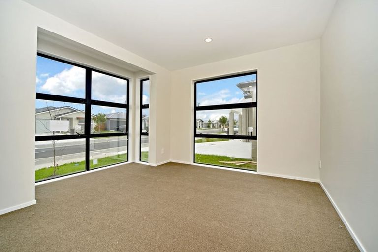 Photo of property in 7 Soaring Bird Drive, Takanini, 2112
