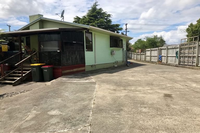 Photo of property in 35 Friedlanders Road, Manurewa, Auckland, 2102