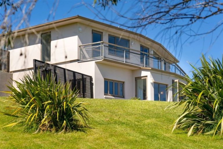 Photo of property in 89 Sutherland Drive, Martinborough, 5781