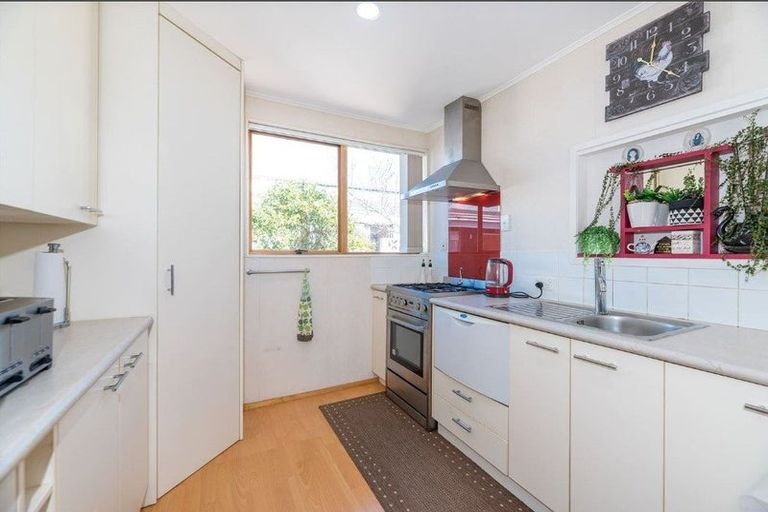 Photo of property in 1/1 Akehurst Avenue, New Lynn, Auckland, 0600