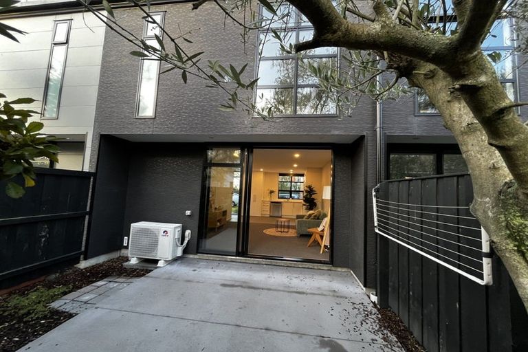 Photo of property in 6/27 Gracefield Avenue, Christchurch Central, Christchurch, 8013