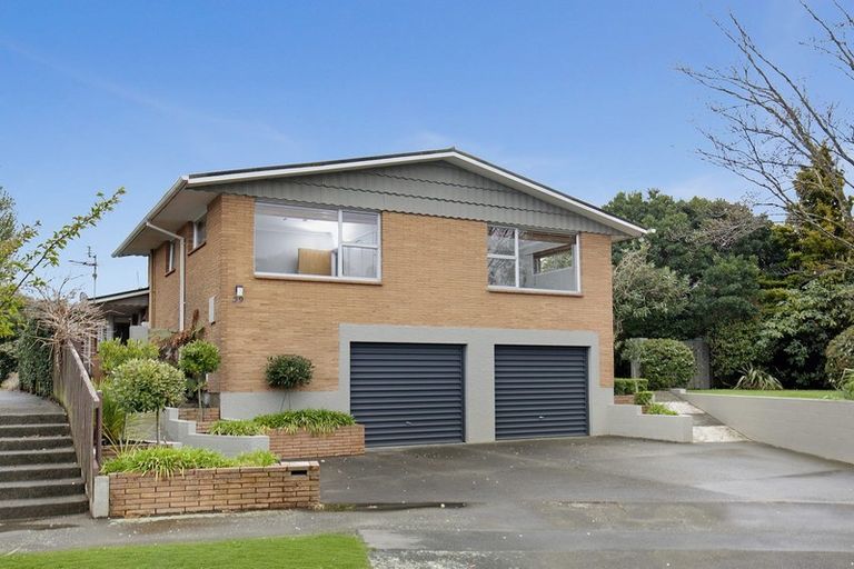 Photo of property in 39 Highfield Place, Avonhead, Christchurch, 8042