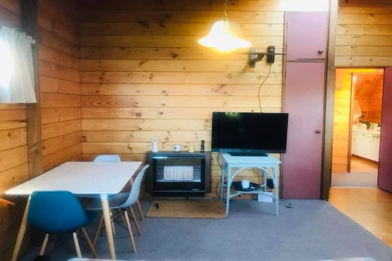 Photo of property in 76 Seaview Road, Paremata, Porirua, 5024