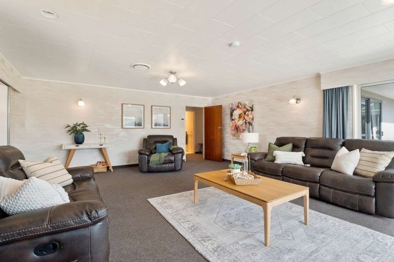 Photo of property in 4 Sandstrom Grove, Feilding, 4702