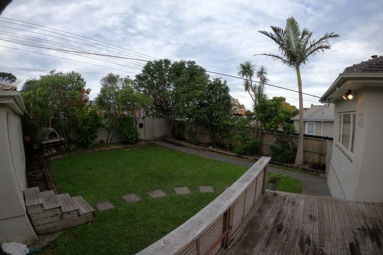 Photo of property in 2/26 Dallinghoe Crescent, Milford, Auckland, 0620