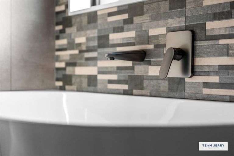 Photo of property in 339a Bucklands Beach Road, Bucklands Beach, Auckland, 2012