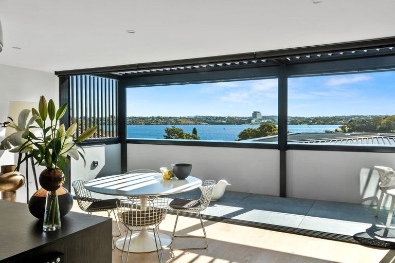 Photo of property in 314a Hurstmere Road, Takapuna, Auckland, 0622