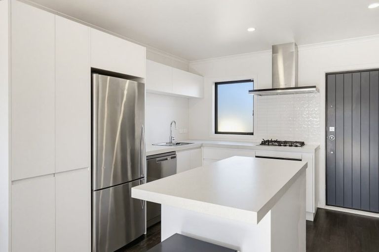 Photo of property in 23/9 Surrey Street, Tawa, Wellington, 5028