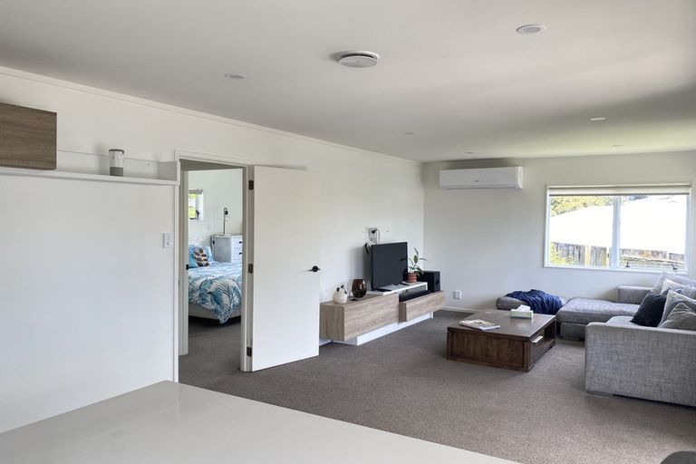 Photo of property in 2/12 Duncan Avenue, Te Atatu South, Auckland, 0610