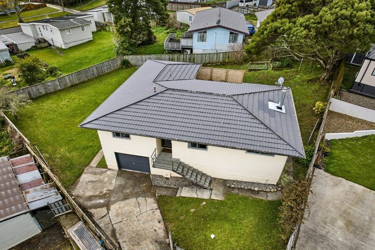 Photo of property in 7 Edelweiss Grove, Timberlea, Upper Hutt, 5018