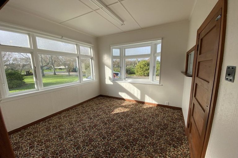 Photo of property in 16 Te Wanaka Road, Awapuni, Palmerston North, 4412