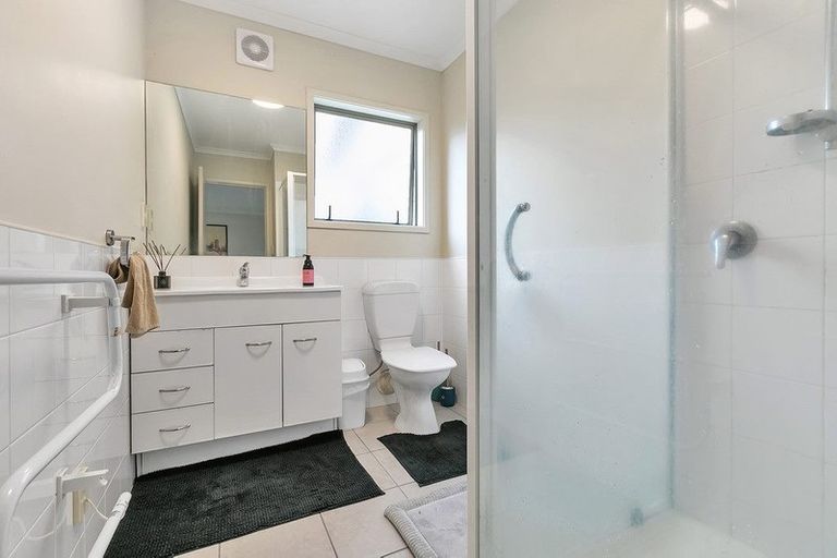 Photo of property in 2/55 Verbena Road, Birkdale, Auckland, 0626