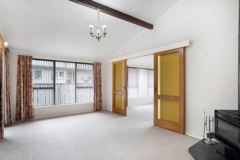 Photo of property in 22 Dublin Street, Martinborough, 5711