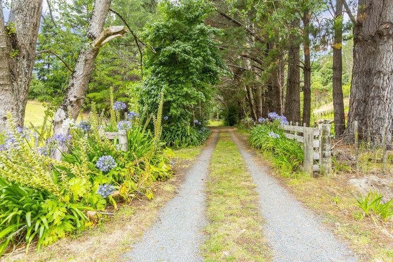 Photo of property in 91 Katherine Mansfield Drive, Whitemans Valley, Upper Hutt, 5371