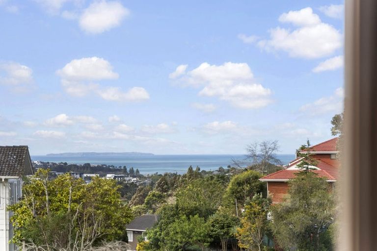 Photo of property in 8 Helvetia Drive, Browns Bay, Auckland, 0630