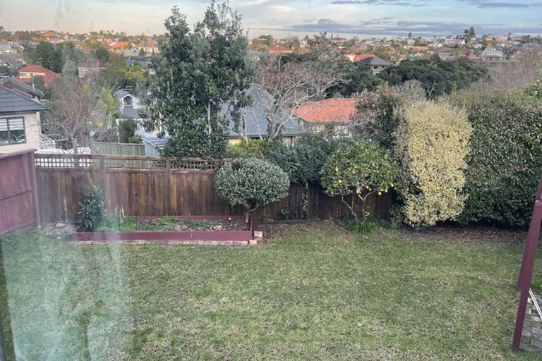 Photo of property in 27 Westpark Drive, West Harbour, Auckland, 0618