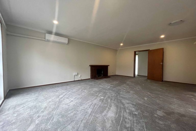 Photo of property in 2 Kohekohe Street, New Lynn, Auckland, 0600