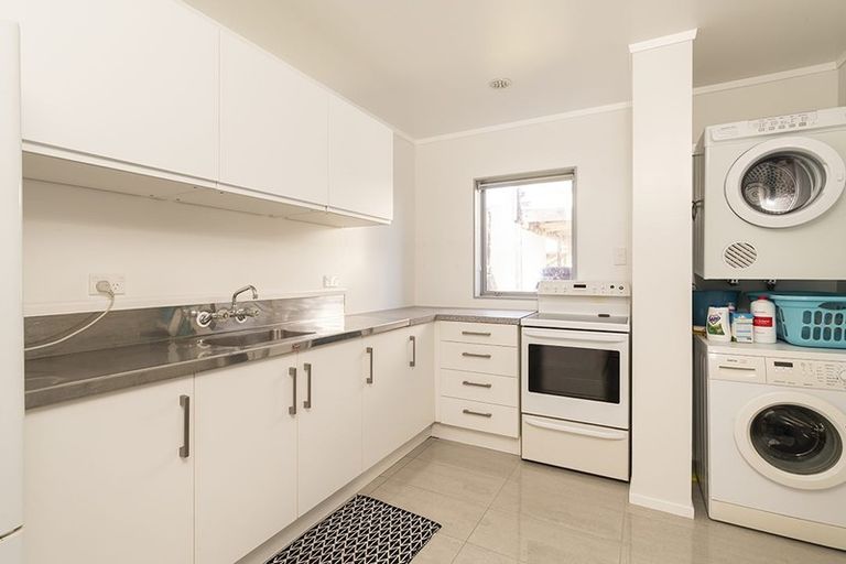 Photo of property in 28 Hall Road, Pataua North, Whangarei, 0175