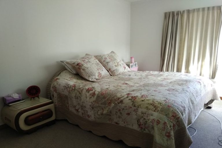 Photo of property in 494 Blockhouse Bay Road, Blockhouse Bay, Auckland, 0600
