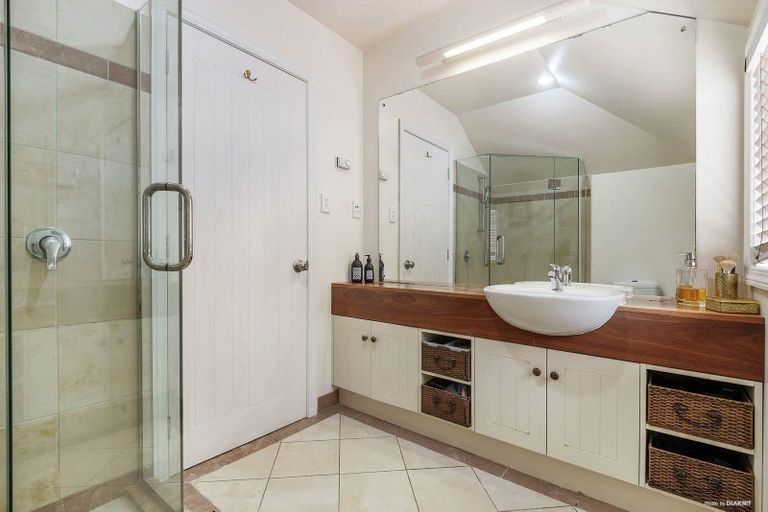 Photo of property in 4 Fairfield Lane, East Tamaki Heights, Auckland, 2016