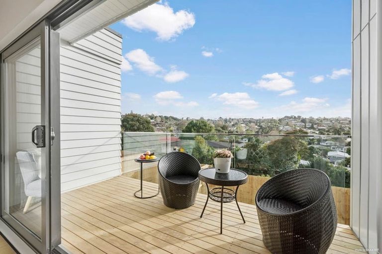 Photo of property in 8/28 Ludlow Terrace, Totara Vale, Auckland, 0627