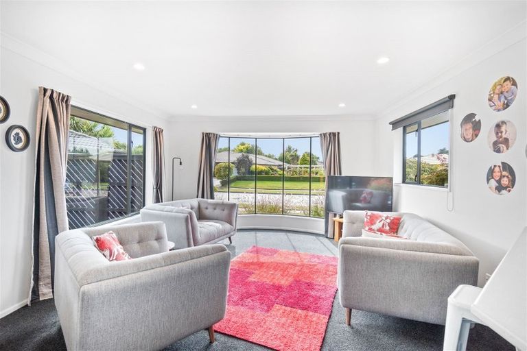 Photo of property in 10 John Morel Place, Parklands, Christchurch, 8083