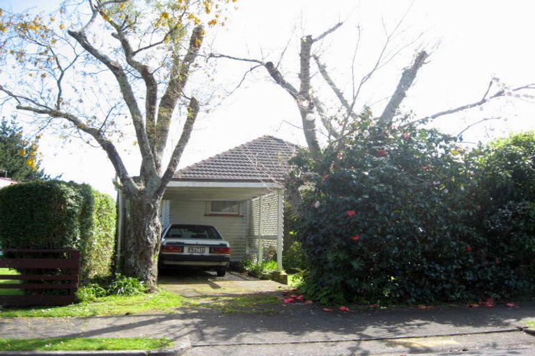 Photo of property in 6 Gordon Street, Glen Avon, New Plymouth, 4312