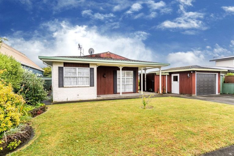 Photo of property in 22 Roskilda Crescent, Taradale, Napier, 4112