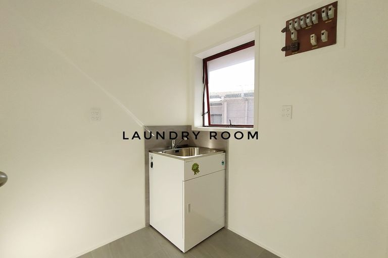 Photo of property in 13 Tangelo Place, Bucklands Beach, Auckland, 2012