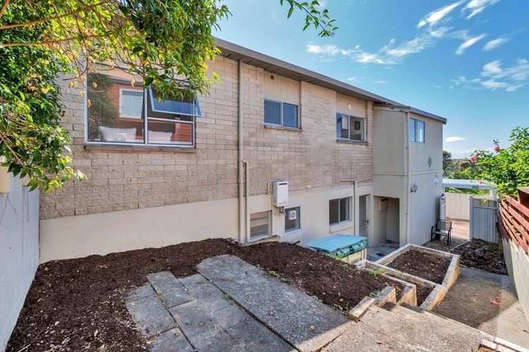 Photo of property in 1/135 Glamorgan Drive, Torbay, Auckland, 0630