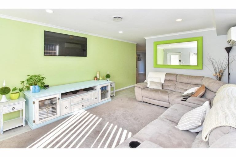 Photo of property in 8 Wairere Road, The Gardens, Auckland, 2105