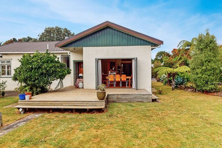 Photo of property in 6 Taranaki Street, Saint Johns Hill, Whanganui, 4501