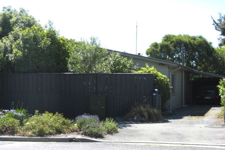 Photo of property in 115 Aikmans Road, Merivale, Christchurch, 8014